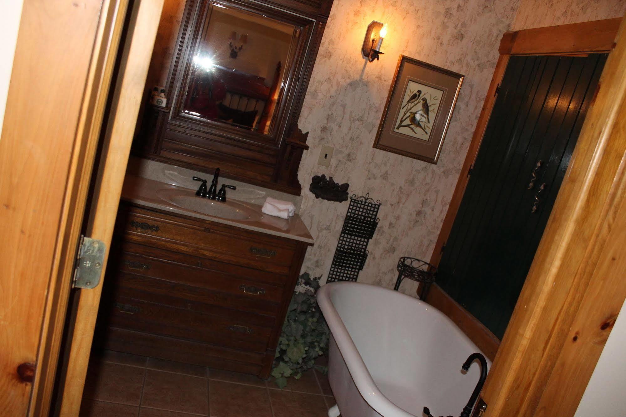 Reeds Spring Bear Creek Lodge Cabin Resort מראה חיצוני תמונה