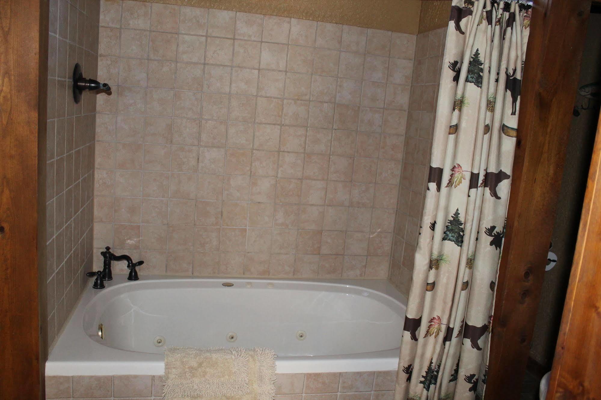 Reeds Spring Bear Creek Lodge Cabin Resort מראה חיצוני תמונה