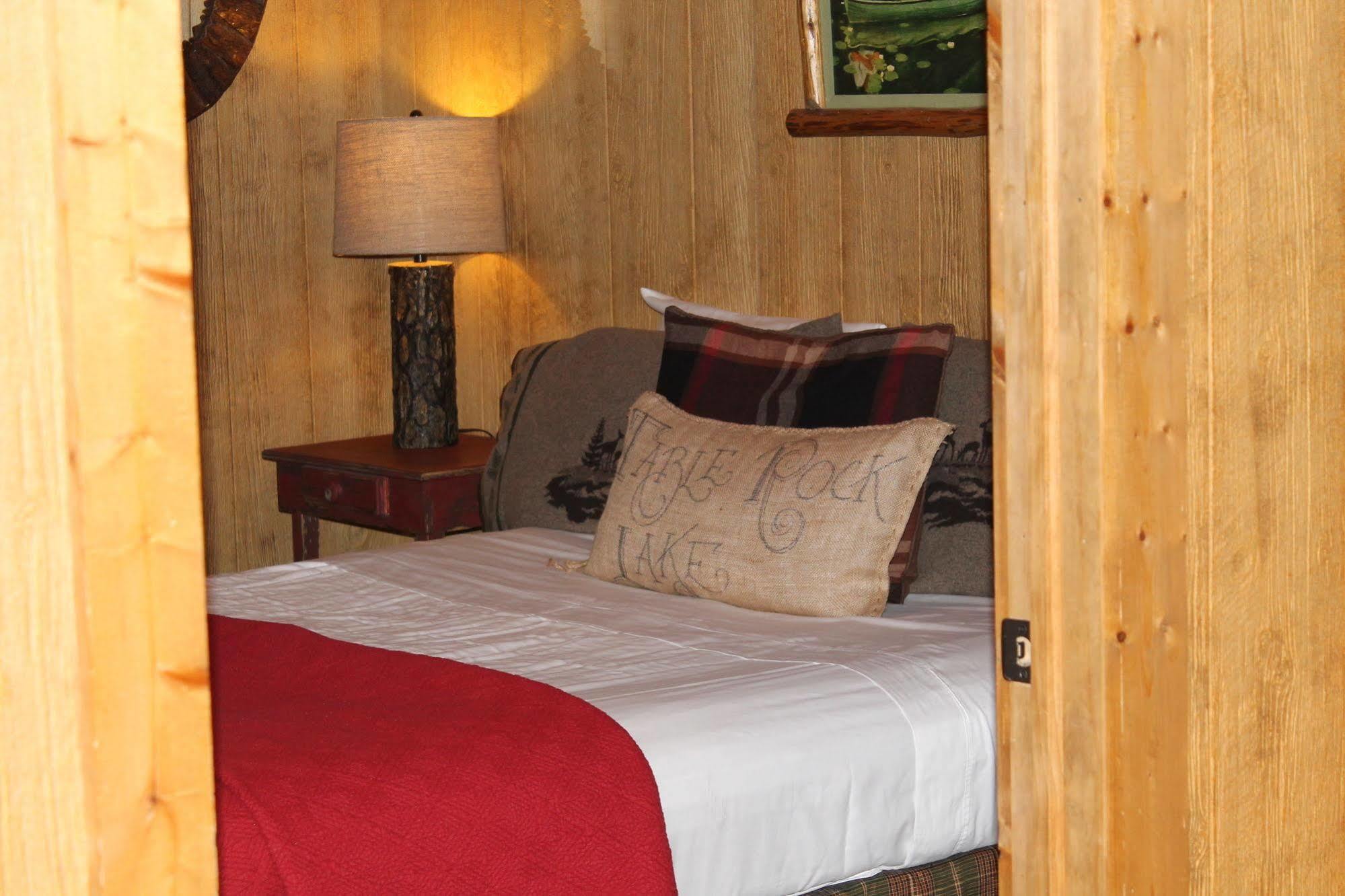 Reeds Spring Bear Creek Lodge Cabin Resort מראה חיצוני תמונה