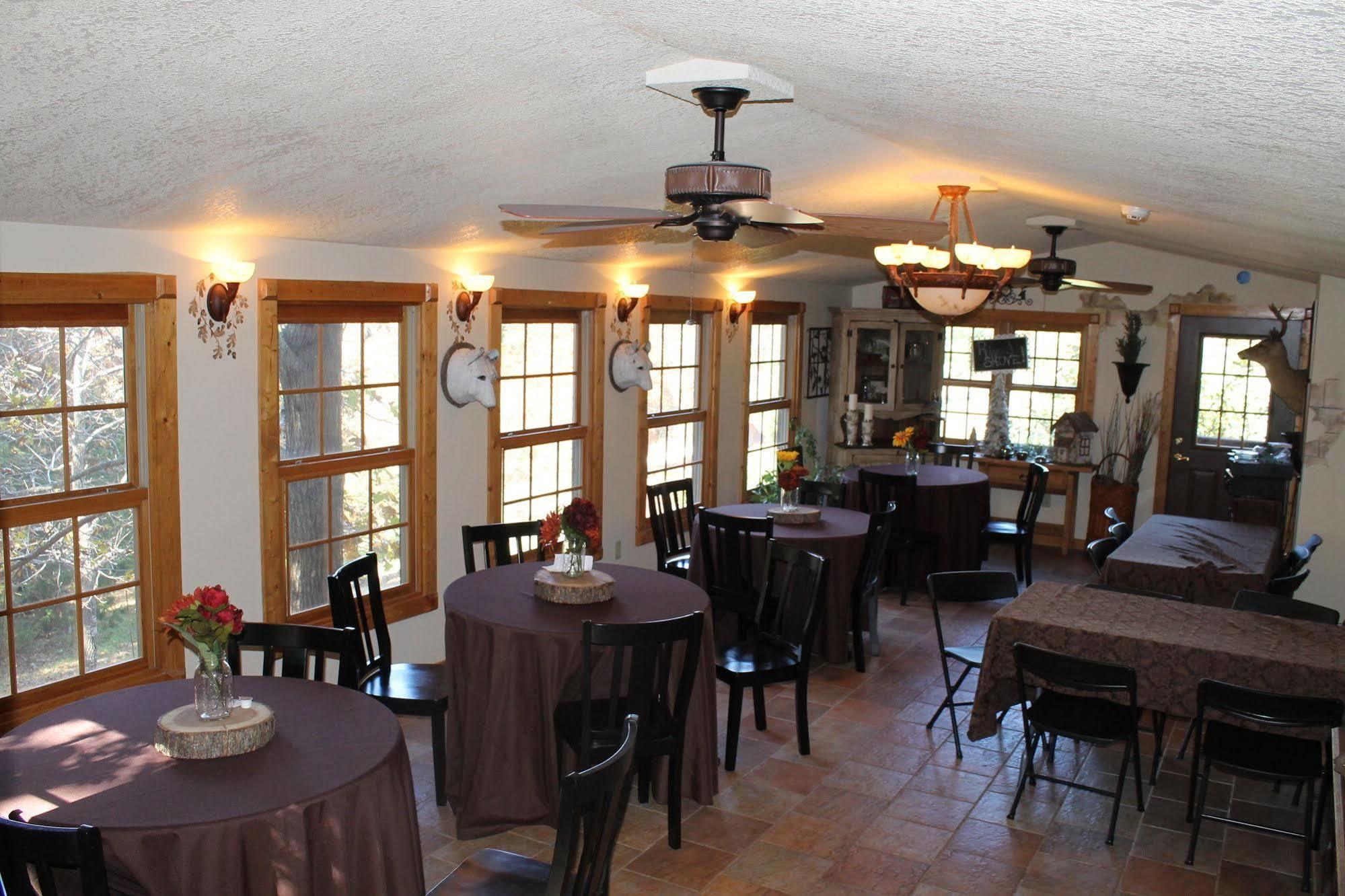 Reeds Spring Bear Creek Lodge Cabin Resort מראה חיצוני תמונה